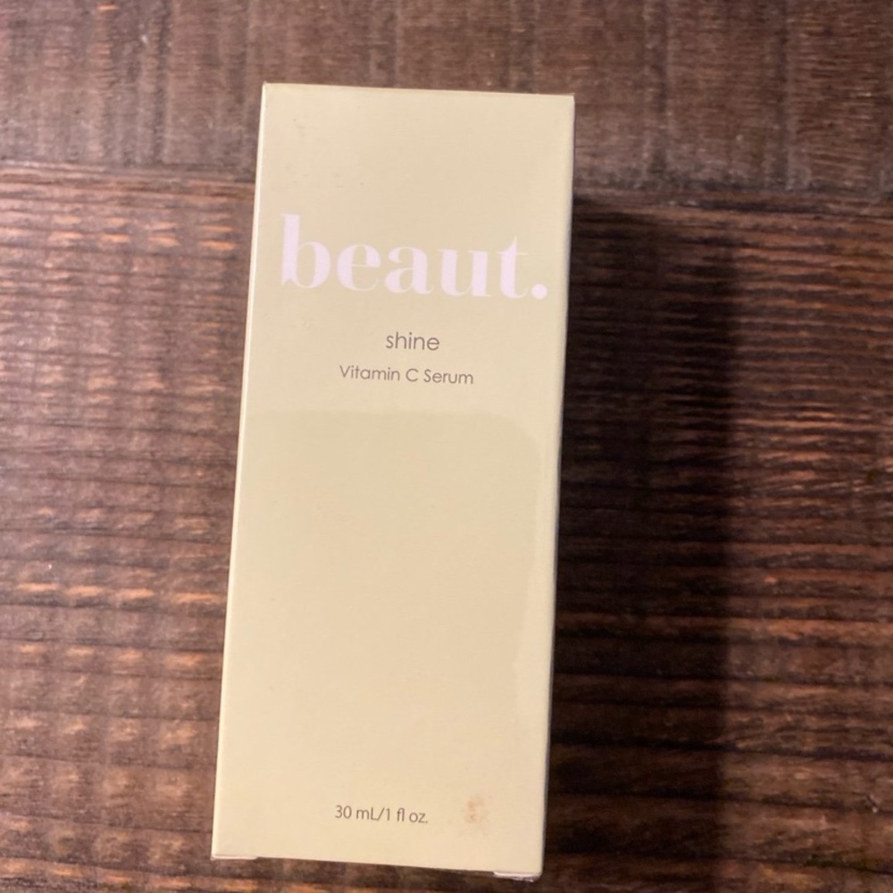 New- beaut. Shine Vitamin C Serum